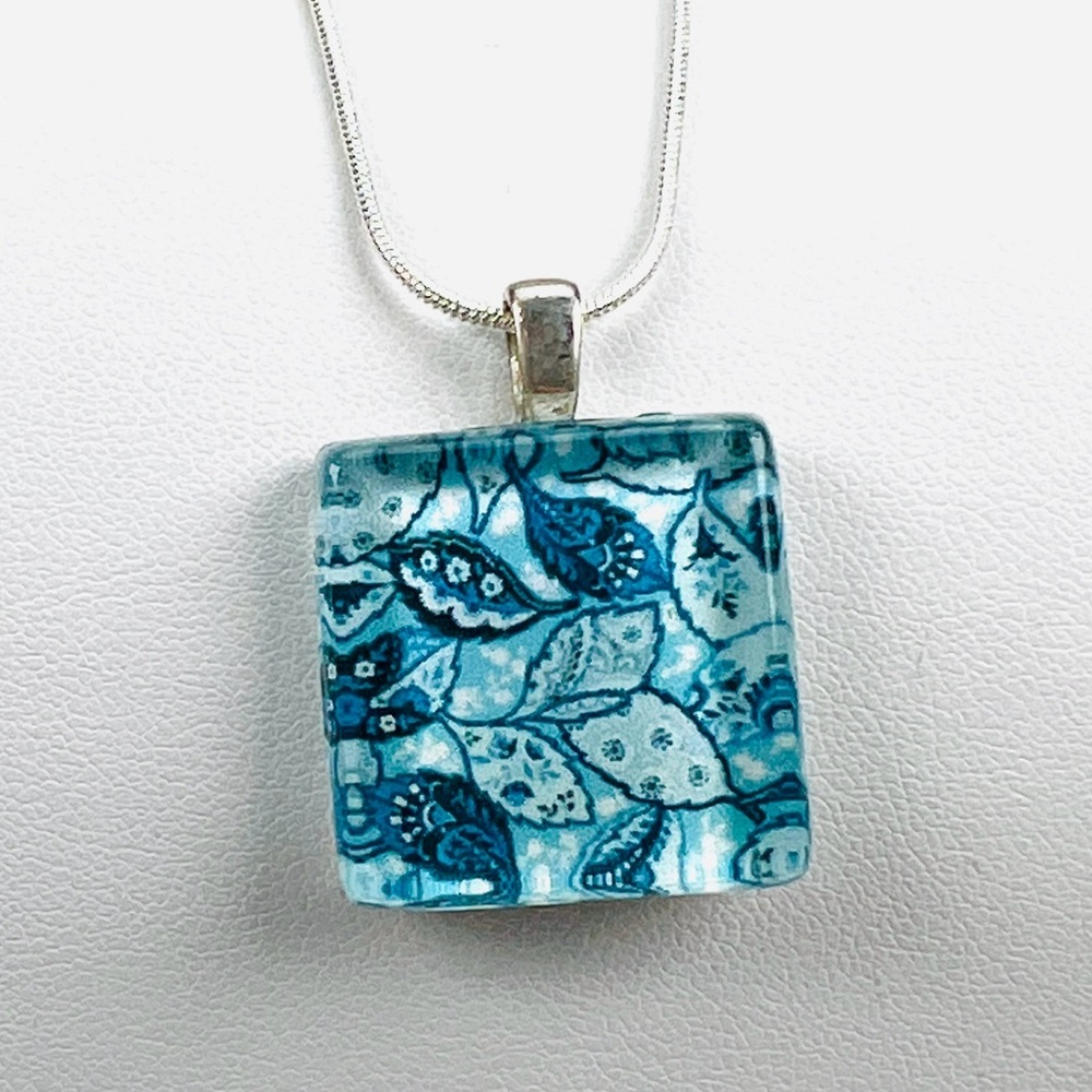 Beautiful, retro vintage blues silvertone bale pendant necklace - Picture 8 of 11
